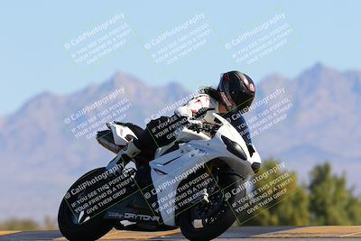 media/Mar-25-2024-Moto Forza (Mon) [[8d4319bd68]]/3-Intermediate Group/Session 2 (Turn 9 Entry)/